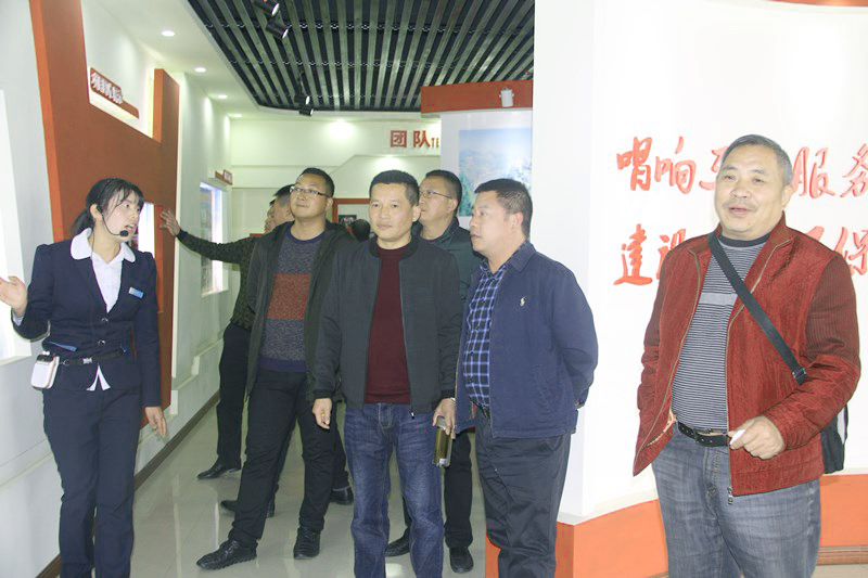 攀西公司赴丽攀公司学习交流收费站文化建设.jpg