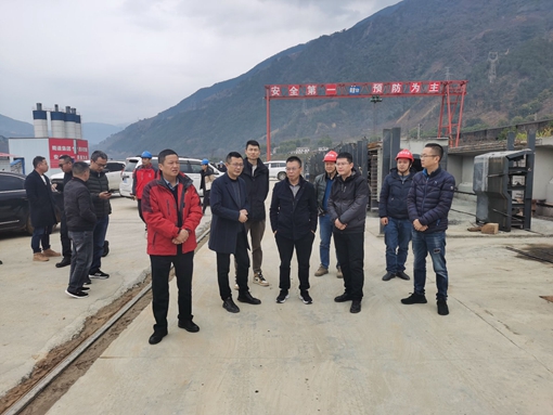 刘董调研.jpg