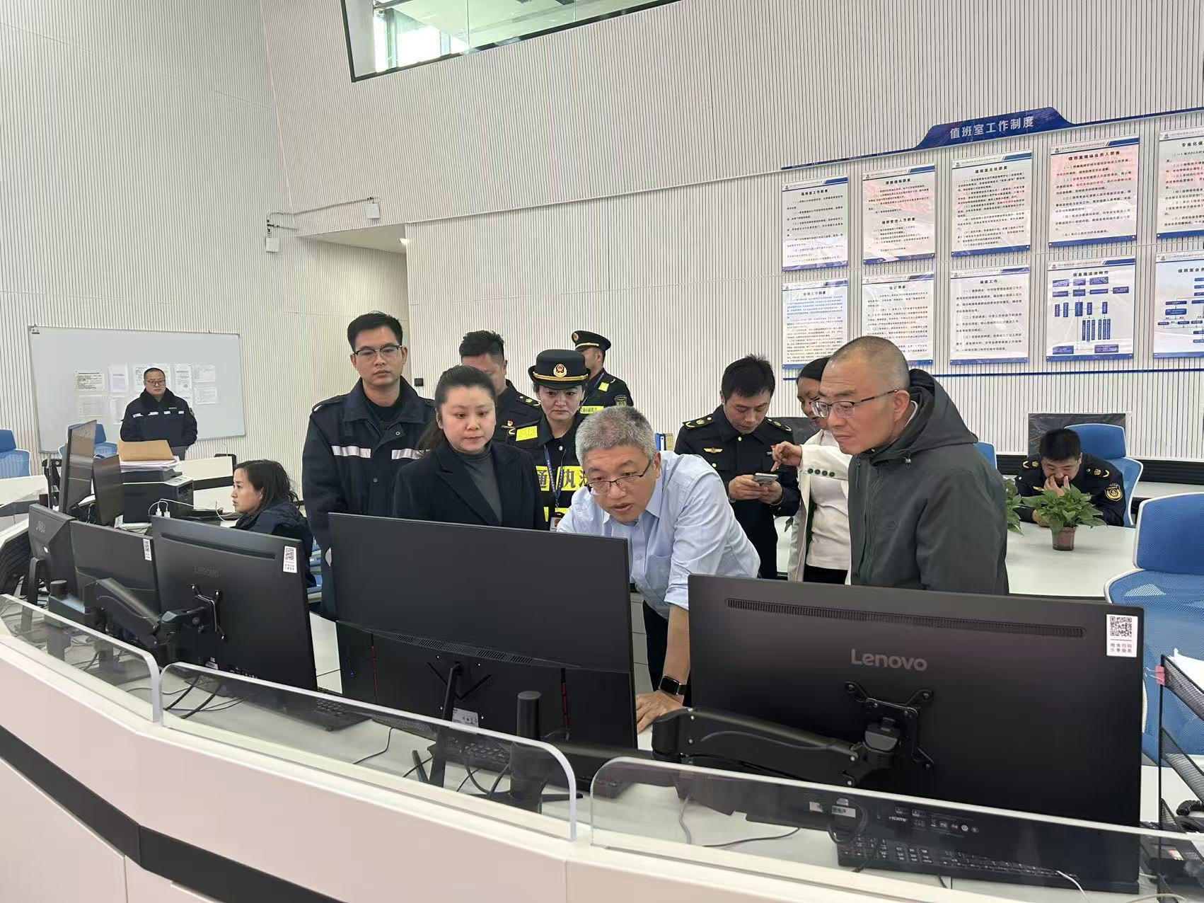 交通执法总队（高管局）第五督导组到攀西公司开展春运春节安全检查