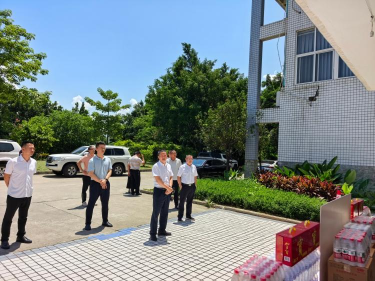 “夏送清凉”暖一线 压实安全保畅通 ——攀西公司开展2026年度“夏送清凉”慰问活动